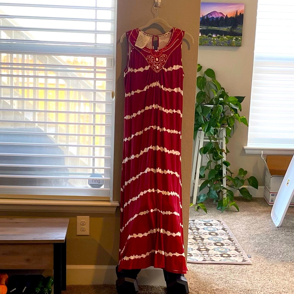 LYRIC & Culture red and white beaded sleeveless maxi dress. Size L